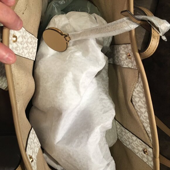 Michael Kors NEW Eva Shoulder Tote Bag & Free Pouch - Retail $298 Mk - Picture 5 of 6